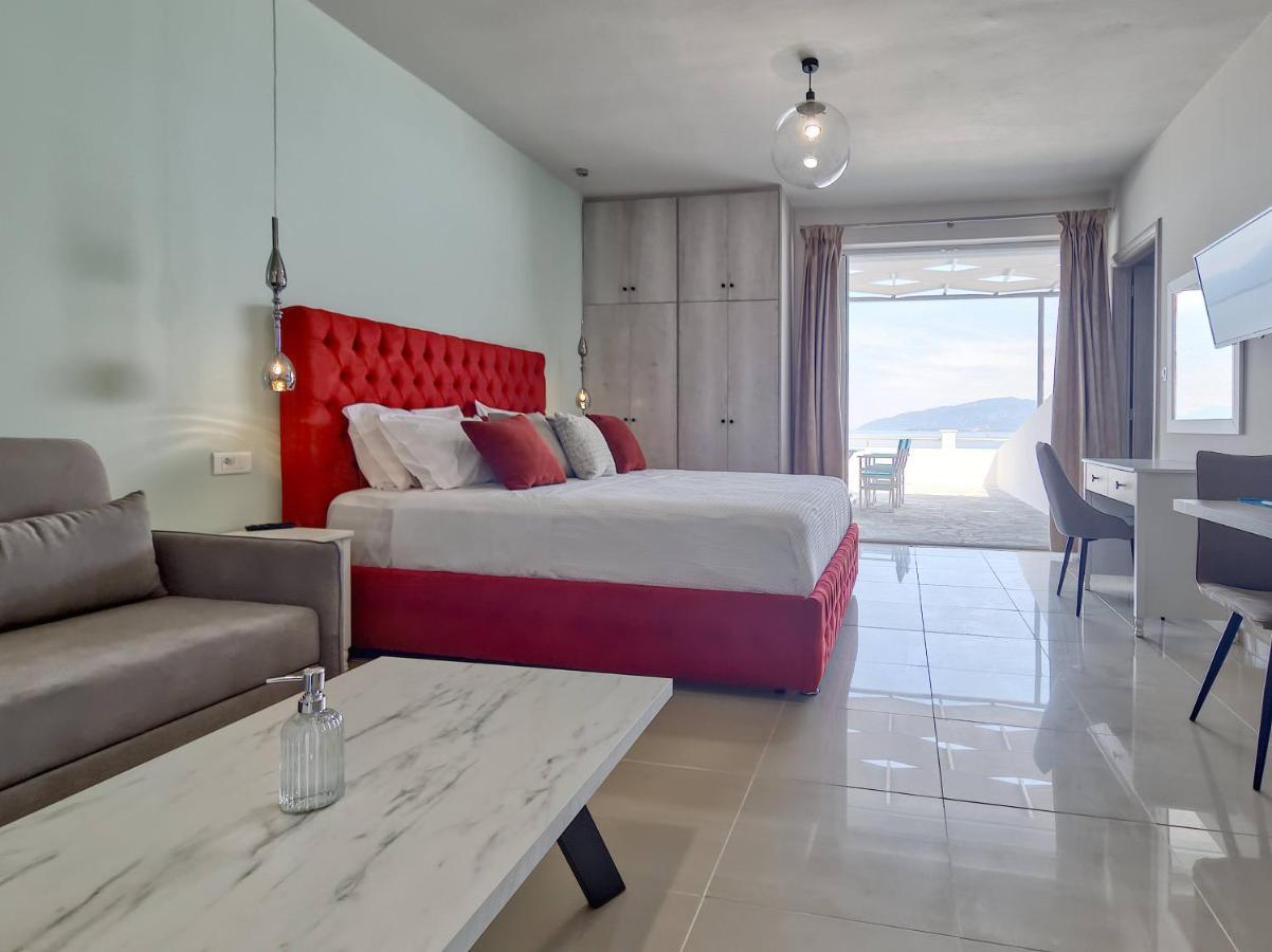 Epipleon Luxury Suites -102- Δωμάτιο 45Τμ Με Βεράντα 35Τμ Μπροστά Στη Θάλασσα Нафпактос Экстерьер фото