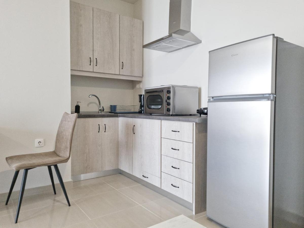 Epipleon Luxury Suites -102- Δωμάτιο 45Τμ Με Βεράντα 35Τμ Μπροστά Στη Θάλασσα Нафпактос Экстерьер фото