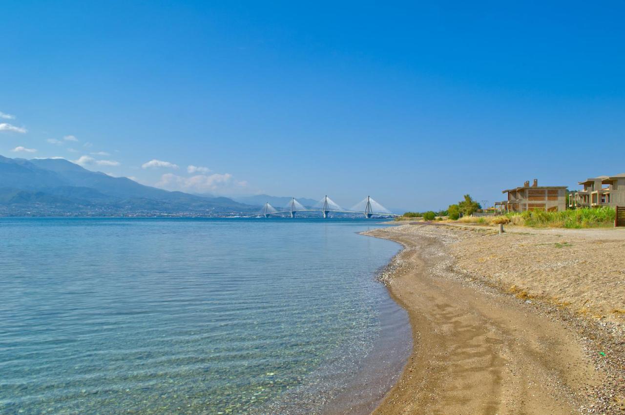 Epipleon Luxury Suites -102- Δωμάτιο 45Τμ Με Βεράντα 35Τμ Μπροστά Στη Θάλασσα Нафпактос Экстерьер фото